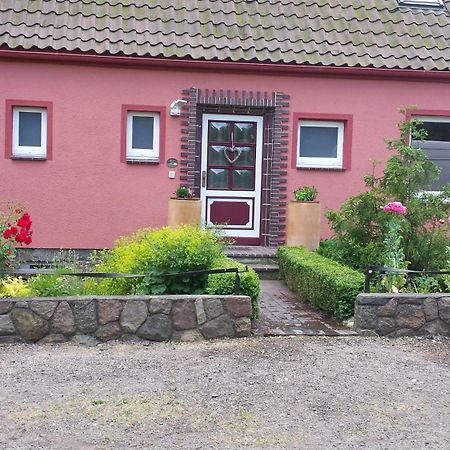 Haus Am Teich - Teichblick Apartment Fehmarn Bagian luar foto