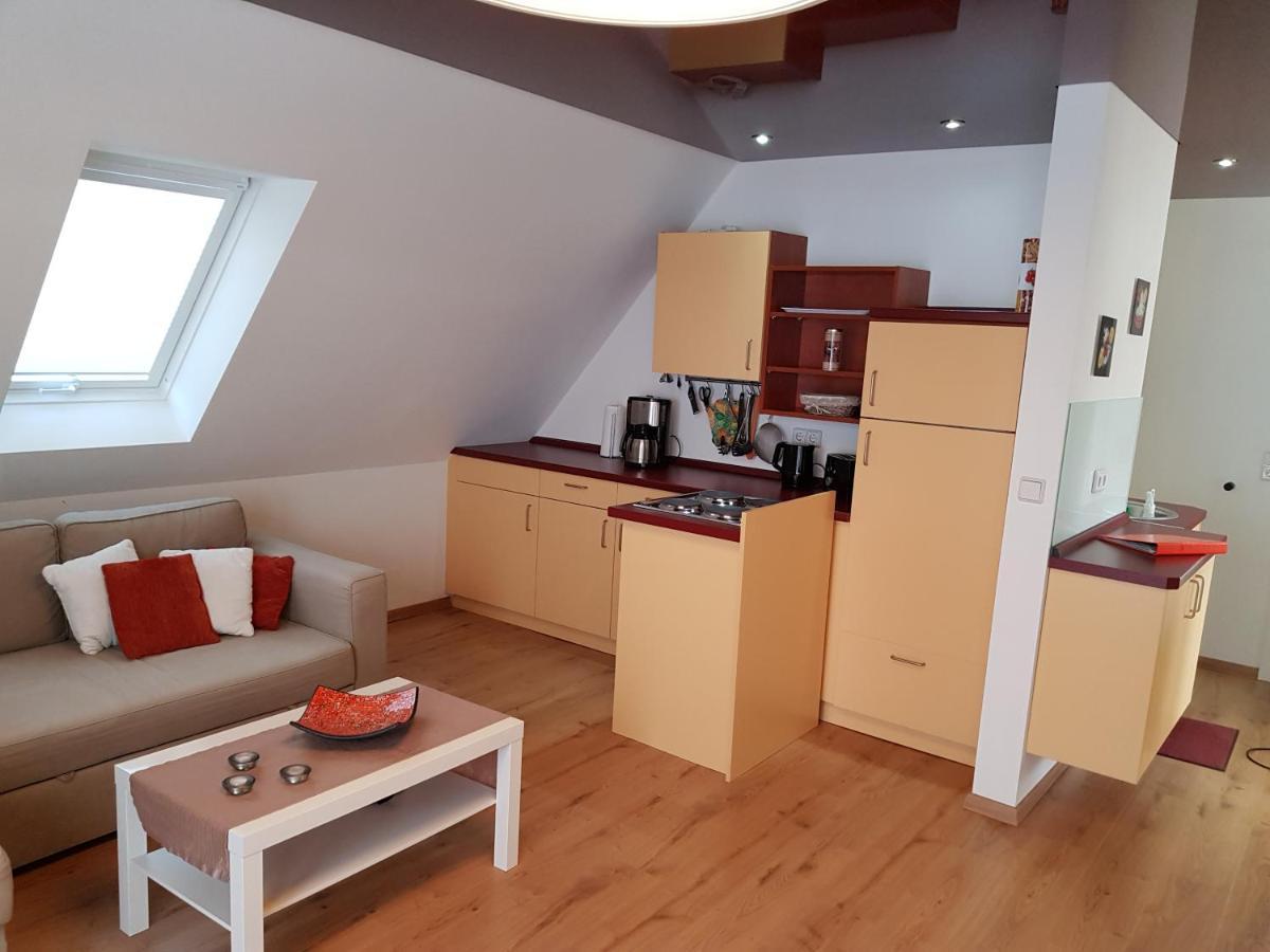 Haus Am Teich - Teichblick Apartment Fehmarn Bagian luar foto